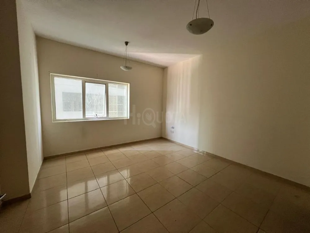 مسبح -جيم مجانى -بلكونة -غرفة مساعدة ماستر - غرف ماستر بالخزائن -مساحة واسعة - برج اول صف على البحيرة