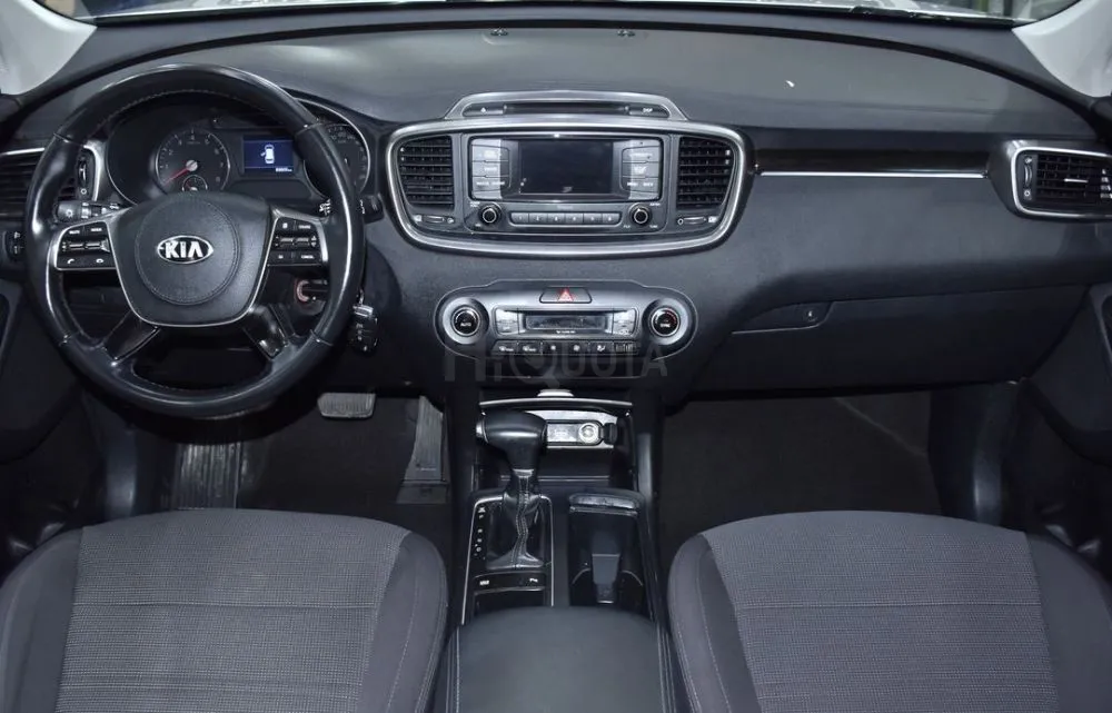 Kia Sorento EXCELLENT DEAL for our KIA Sorento ( 2019 Model ) in Silver Color GCC Specs for sale on HiQuota