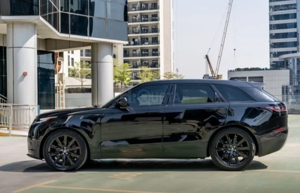 Long Rover Velar V6 Model: 2018 Specifications: Black
