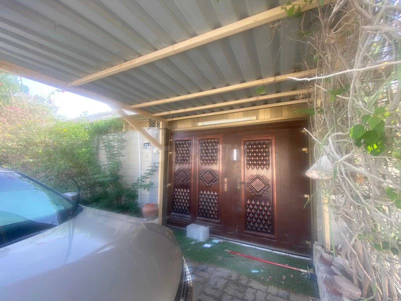 للبيع في الشارقة بيت عربي قديم