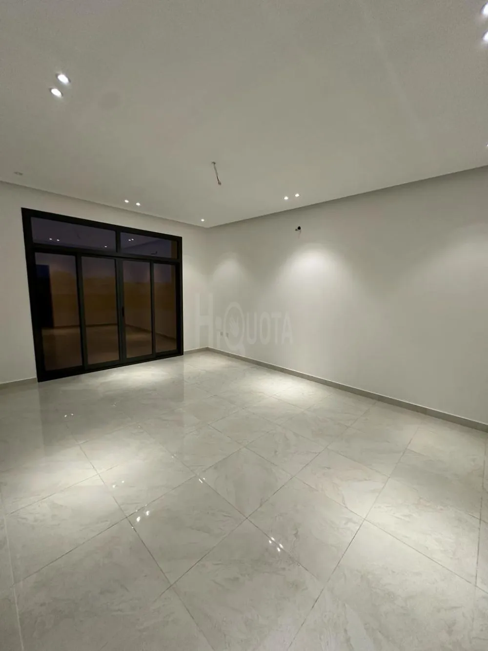 فيلا للبيع منطقة السلمة  امارة ام القيون