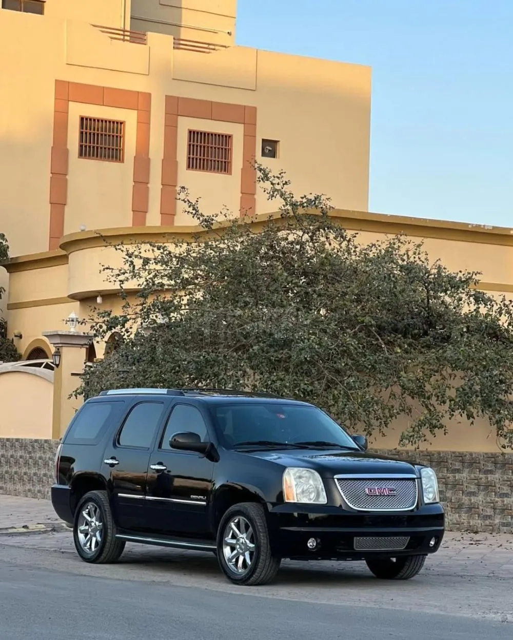 GMC Denali 6.2 2012 for sale on HiQuota