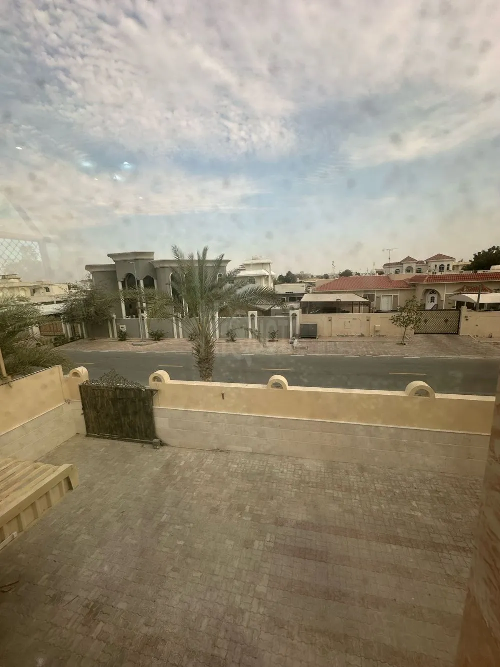 فيلا للإيجار بالشارقة الرمثاء للجميع الجنسيات   مساحه 14 الف قدم