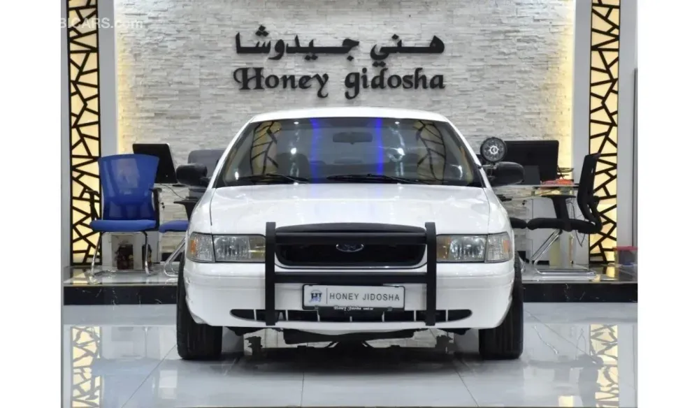 ORIGINAL AMERICAN POLICE CAR! Ford Crown Victoria ( 2008 Model ) in White Color American Specs for sale on HiQuota