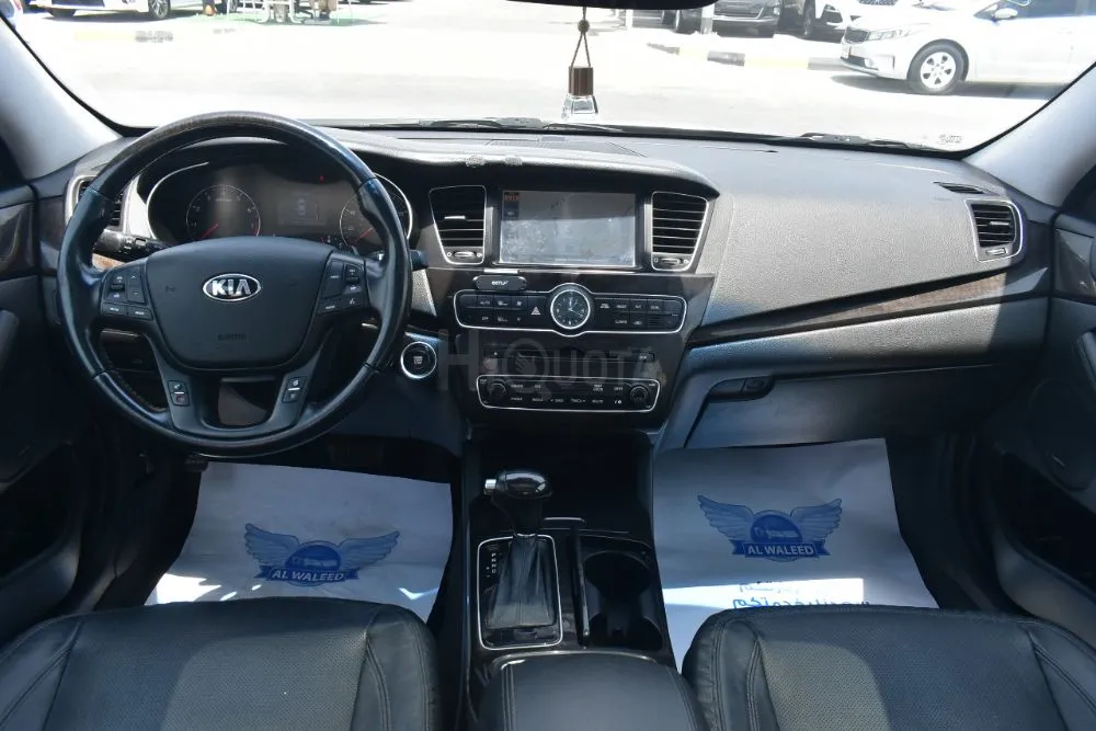 KIA CADENZA 2015 6 Clyinder  GCC SPECS CAR