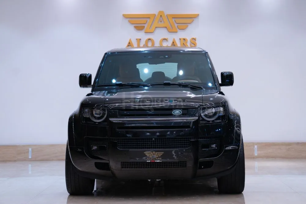 LAND ROVER DEFENDER P525 V8  Year 2023 Specs GCC for sale on HiQuota