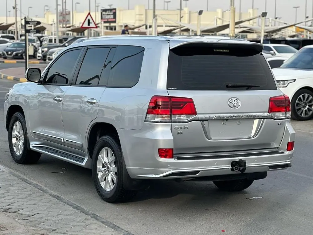 Toyota Land Cruiser 2017 GXR V8 Silver color with beige interior, rear screens, automatic sunroof  Agency tincture for sale on HiQuota