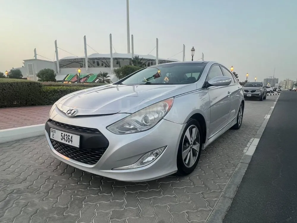 Hyundai sonata imported car first owner hybrid 2014 model full option for sale on HiQuota