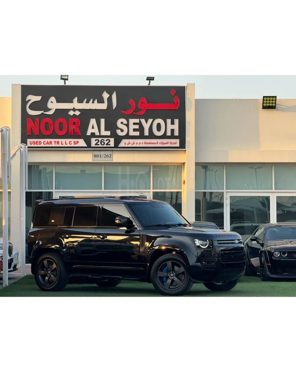 LAND ROVER DEFENDER HSE P400 GCC 2024 V6 Free Contract service until 65k Service history (under warranty) Full option zero accident