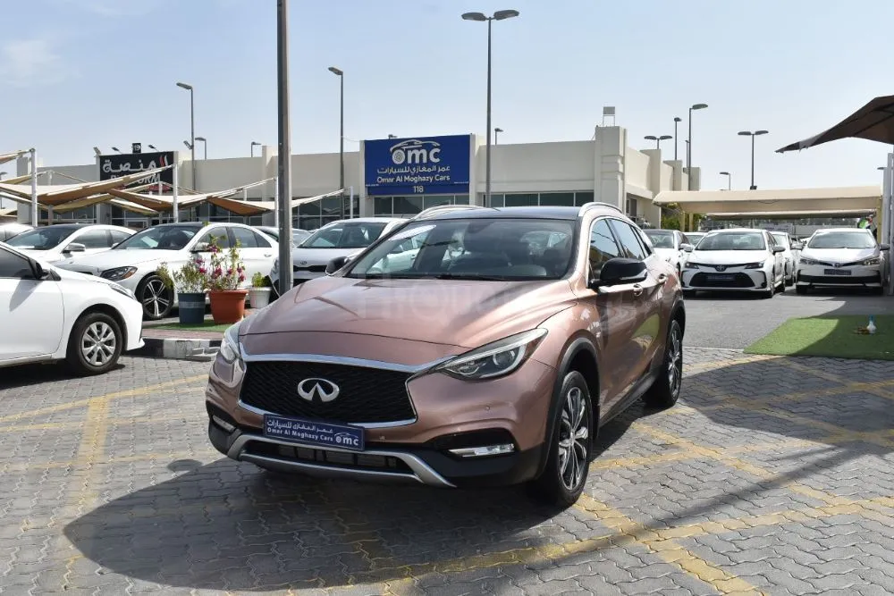 infiniti qx 30 american 4 Clyinder  american SPECS CAR
