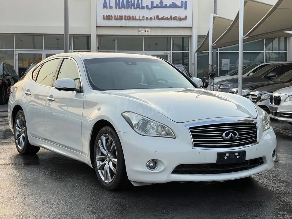 Infiniti Q70  Model: 2017  Specifications: Gulf for sale on HiQuota