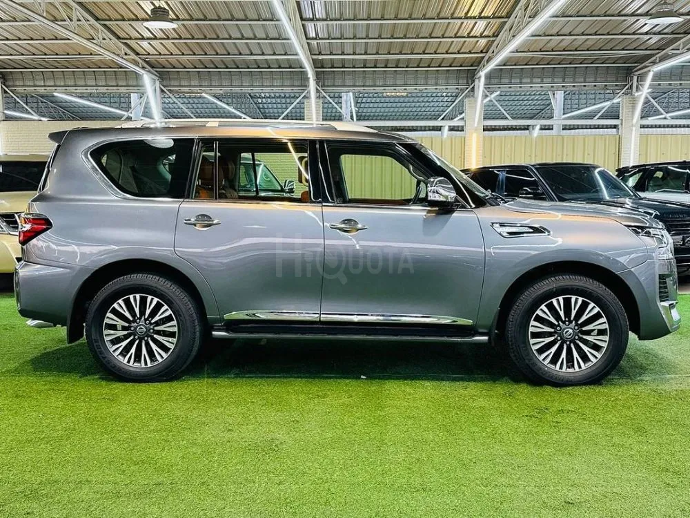Nissan Patrol Platinum, large machine, 2018 model, in agency condition for sale on HiQuota