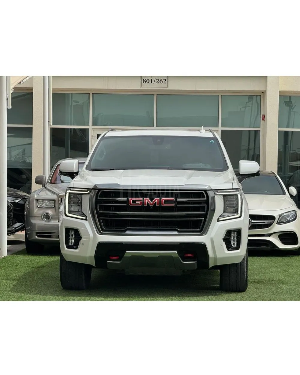 GMC YUKON AT4 GCC 2021 Service history (under warranty) Original paint No accidents Full option
