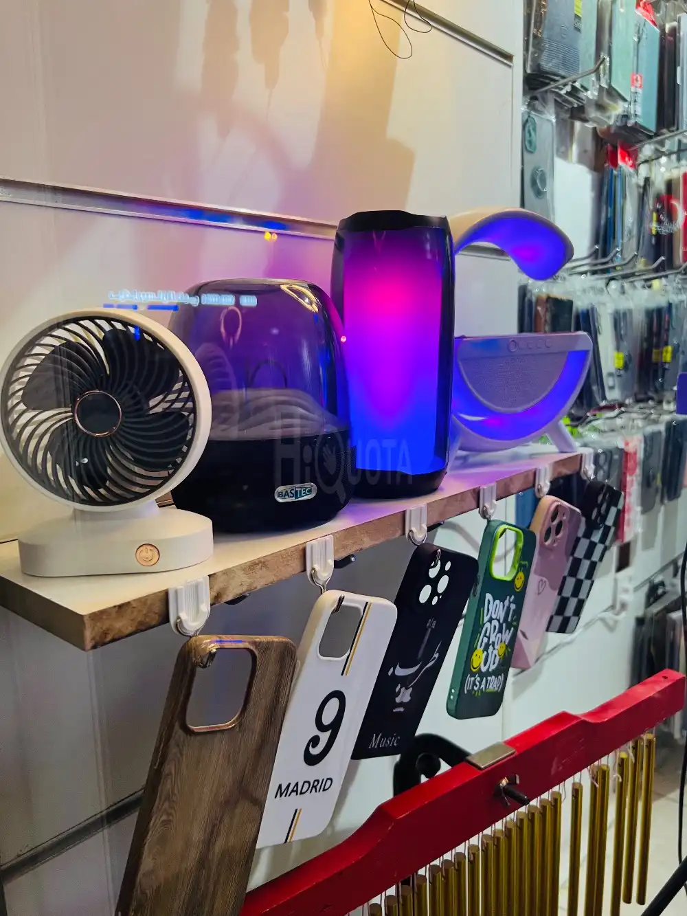 محل موبايلات و كمبيوتر مربح للبيع