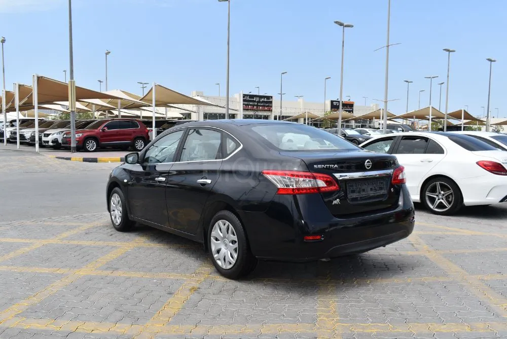Nissan sentra 2020 black 4 Clyinder  GULF SPECS CAR