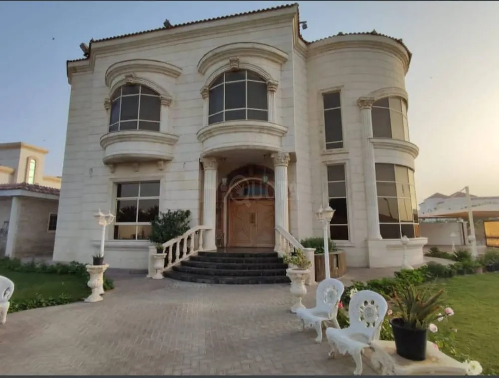 للبيع فيلا في منطقة القرائن 2