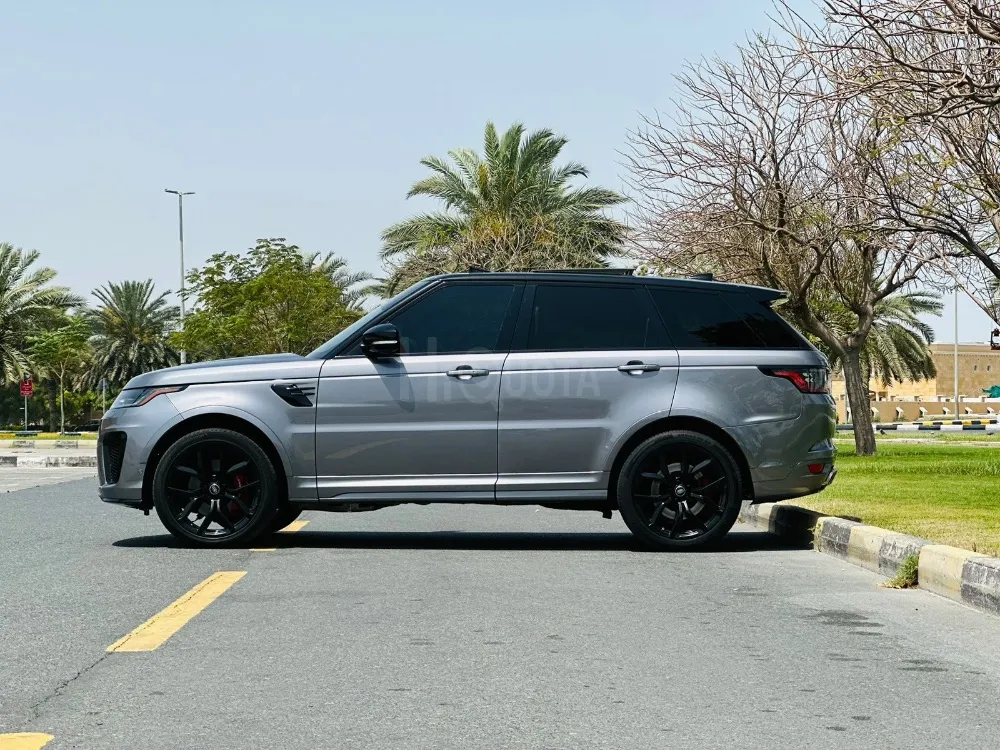 RANGE ROVER SPORT V8  SVR ORGINAL  MODEL 2020