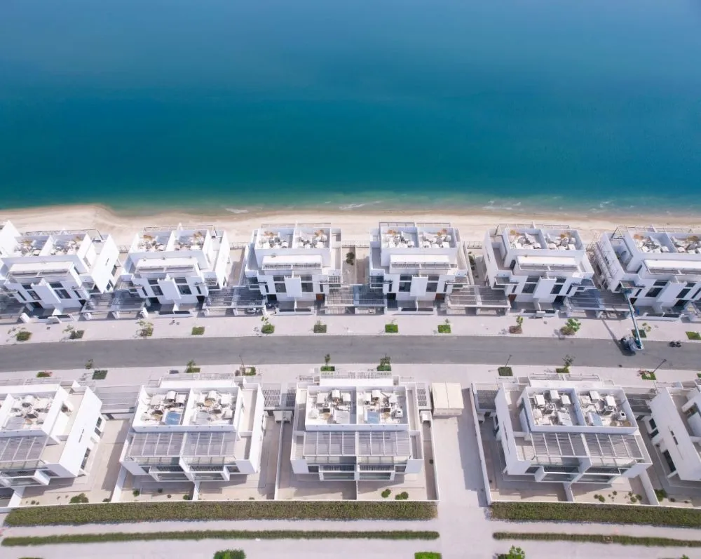 للبيع في الشارقة فيلا سكنية ( منطقة اجمل مكان )