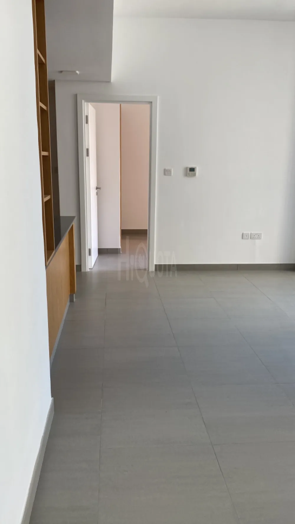 شقه في الممشى