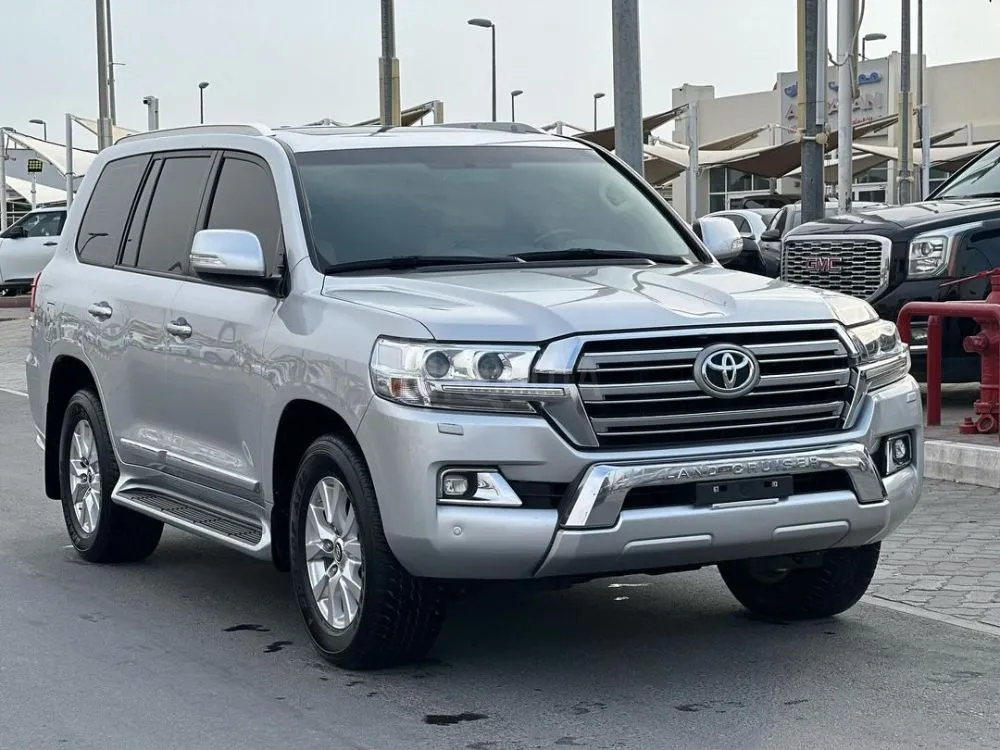Toyota Land Cruiser 2017 GXR V8 Silver color with beige interior, rear screens, automatic sunroof  Agency tincture for sale on HiQuota