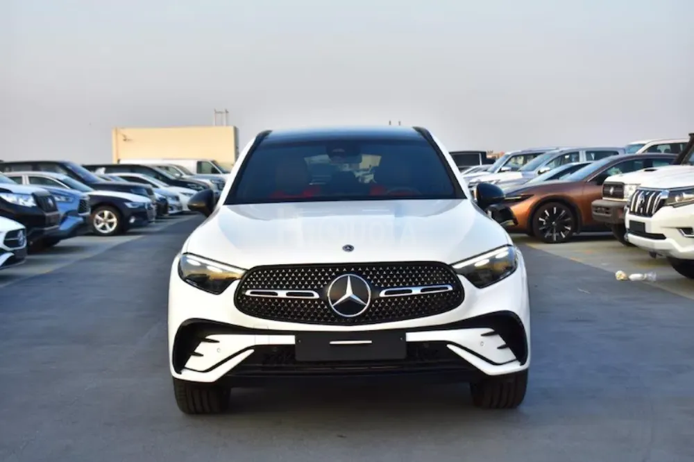 Mercedes-Benz GLC GLC 200 Calendar 2024  Km 0 km  Region European Specs for sale on HiQuota