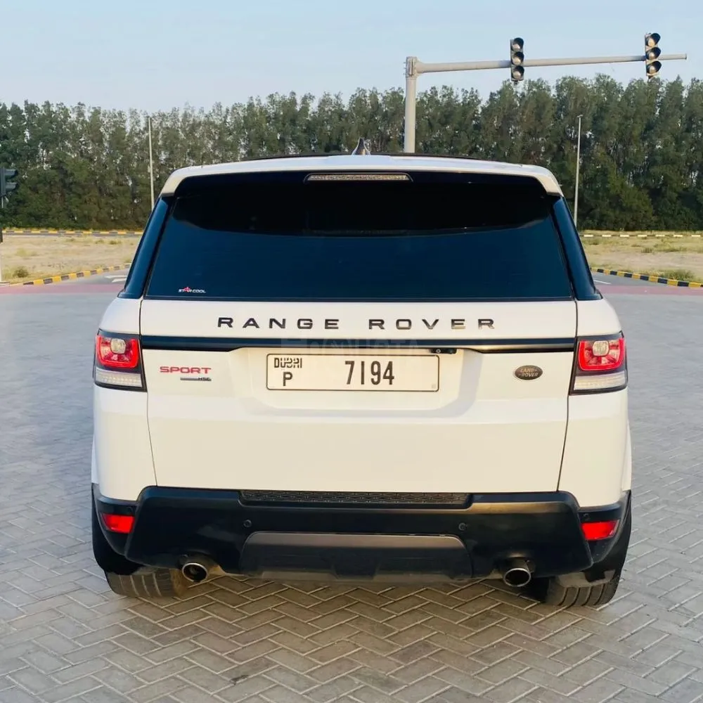Range Rover Sport GCC model 2017 Supercharged 6 cylinder for sale on HiQuota