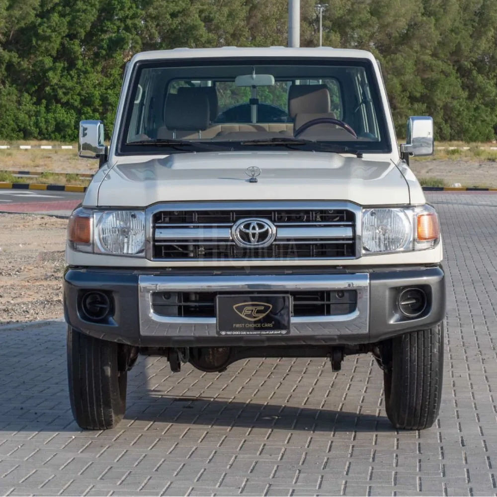 TOYOTA - LAND CRUISER LX 4WD DOUBLE CABIN PICKUP - 2022  تويوتا - لاند كروزر إل إكس دفع رباعي كابينة مزدوجة بيك أب for sale on HiQuota