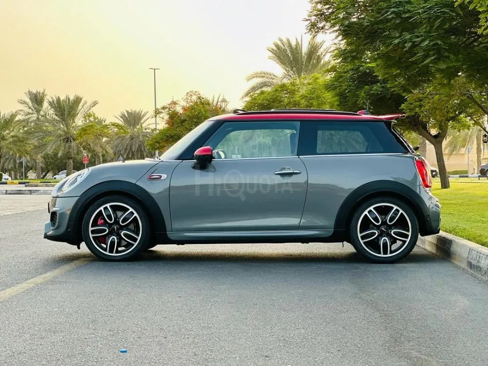 MINI COOPER JOHN COOPER WORKS GCC SPACE MODEL 2016