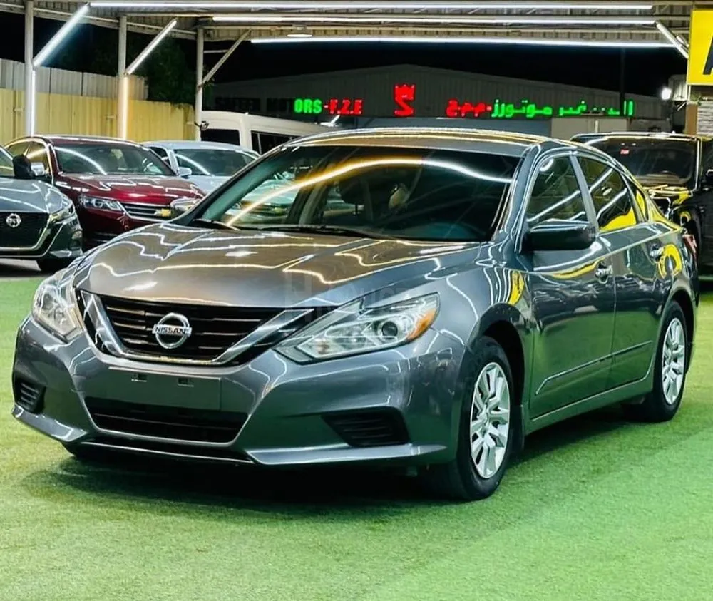 Nissan Altima SV model 2016 American specifications for sale on HiQuota