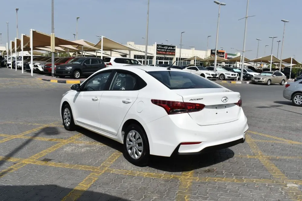 hyundai accent 2020 4 Clyinder  GULF SPECS CAR