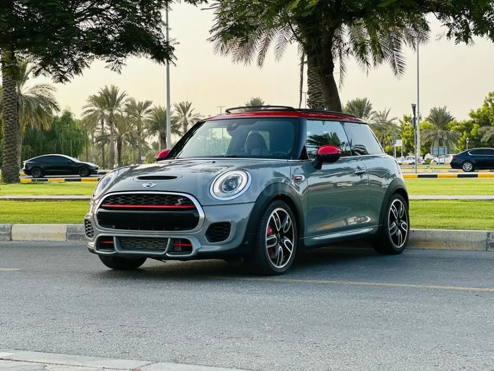 MINI COOPER JOHN COOPER WORKS GCC SPACE MODEL 2016