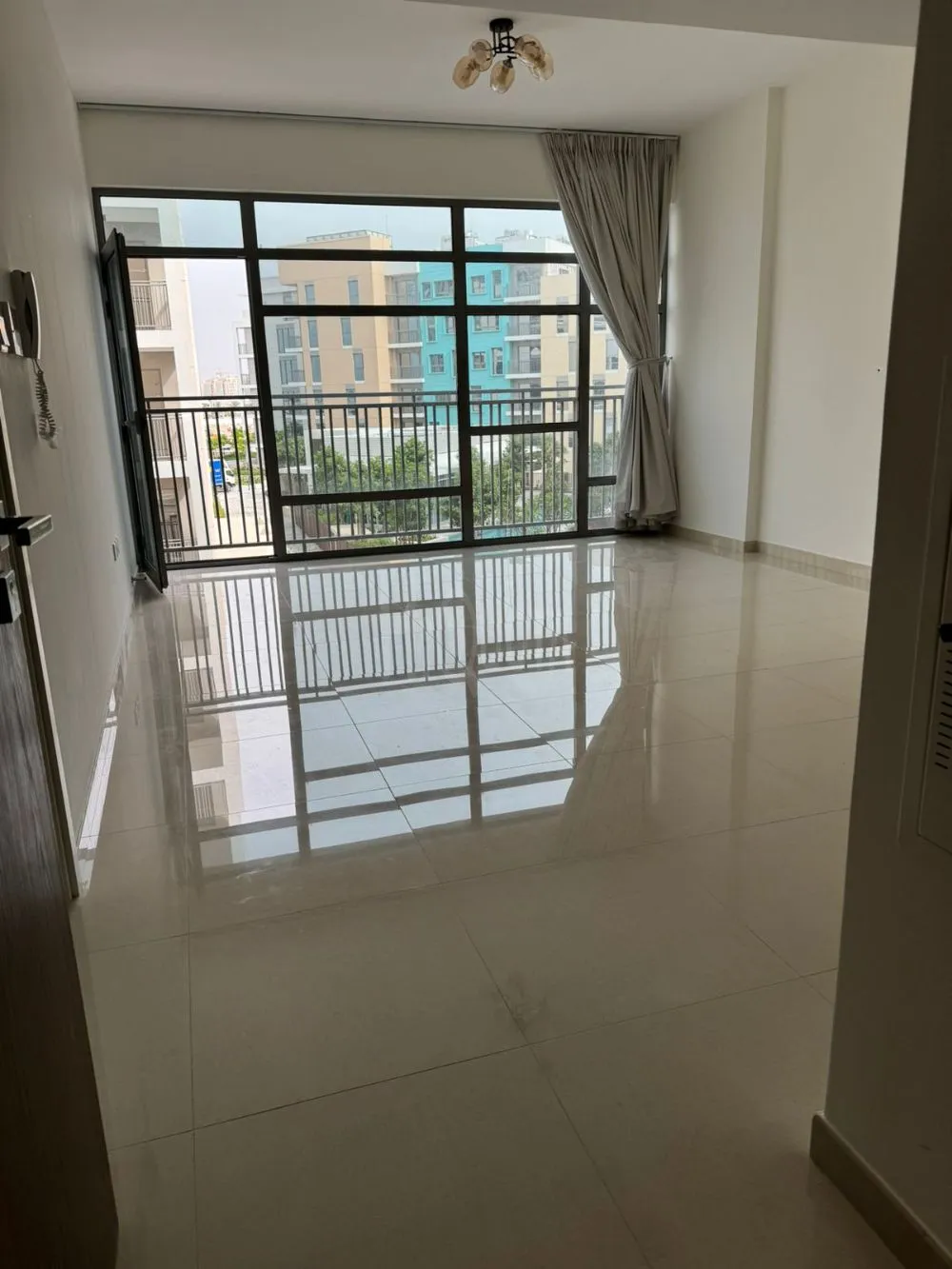 للإيجار في الشارقة مشروع الزاوية