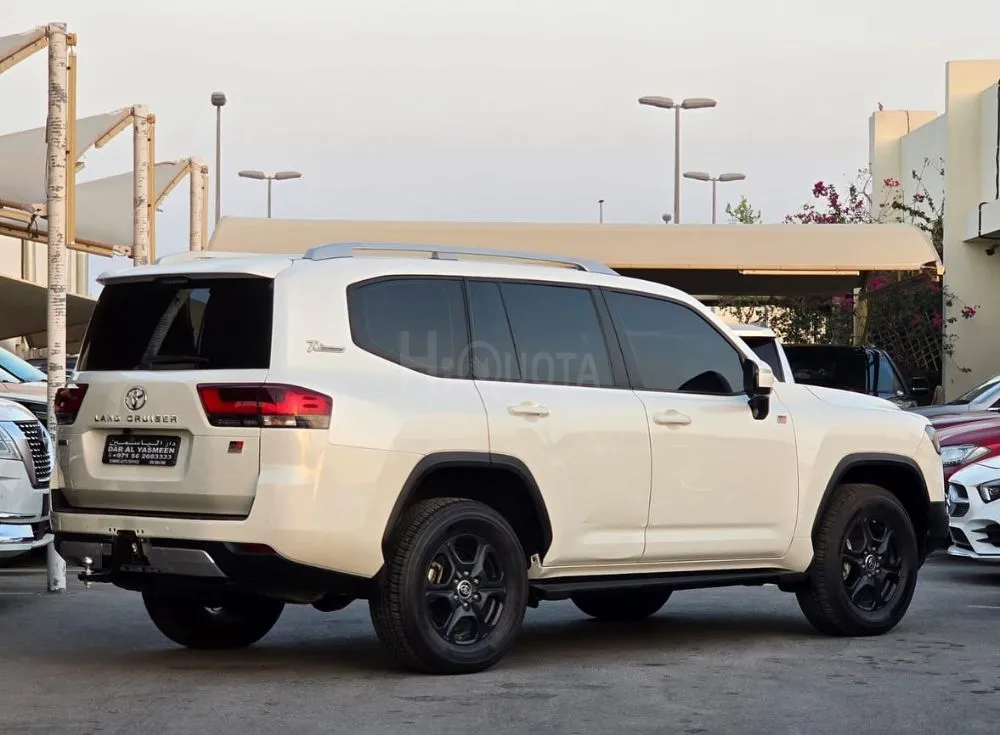 Toyota Land Cruiser GR Model : 2022  Specs : GCC for sale on HiQuota