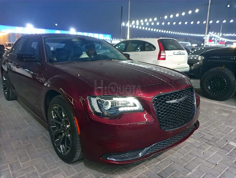 Crysler 300 model 2018 usa 3.6L v6 for sale on HiQuota