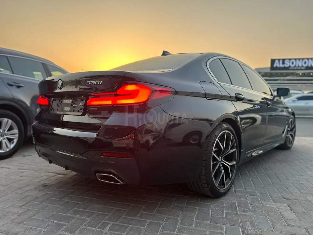BMW 530i Std BMW 530i 2021 Korea Specs for sale on HiQuota