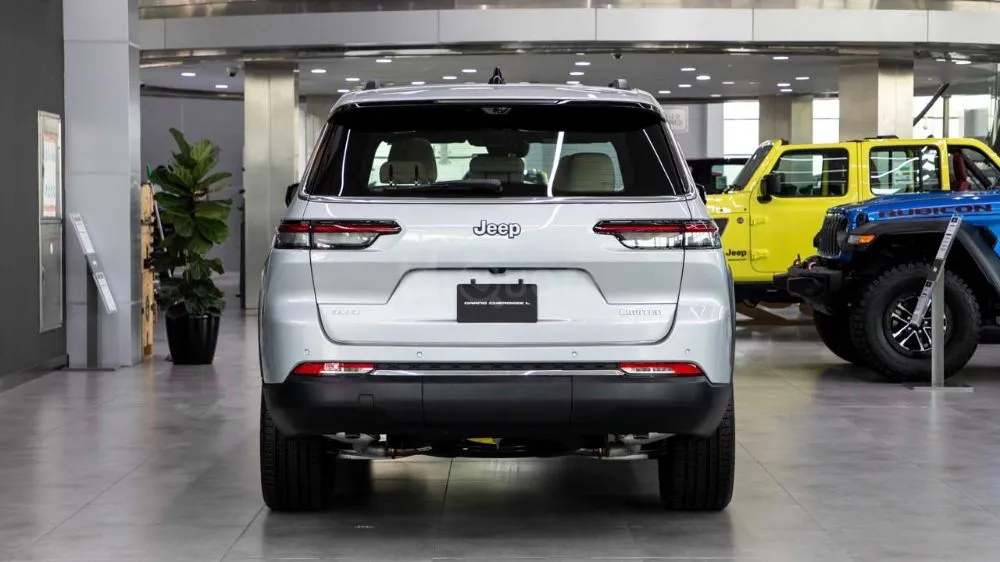 Jeep Grand Cherokee 2024  L Limited Plus 4WD for sale on HiQuota