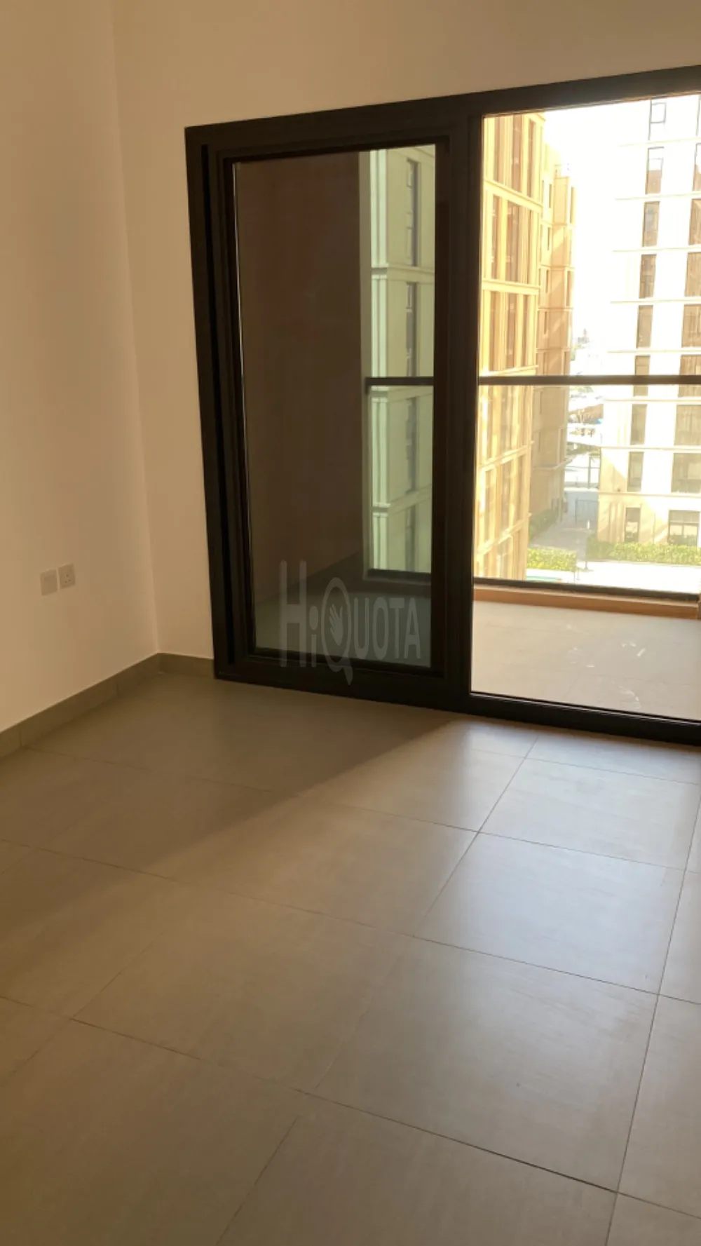 شقه في الممشى