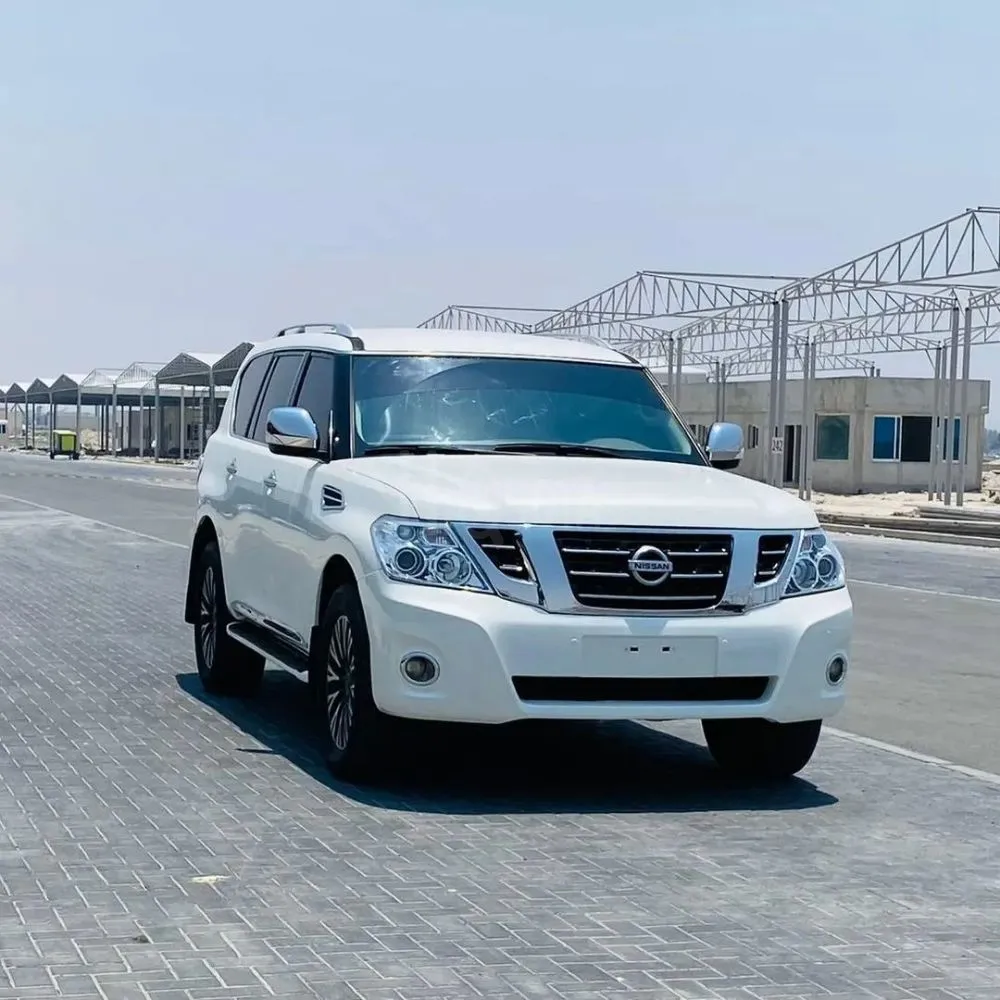 Nissan petrol Eight cylinder big machine GCC model 2011 mdel