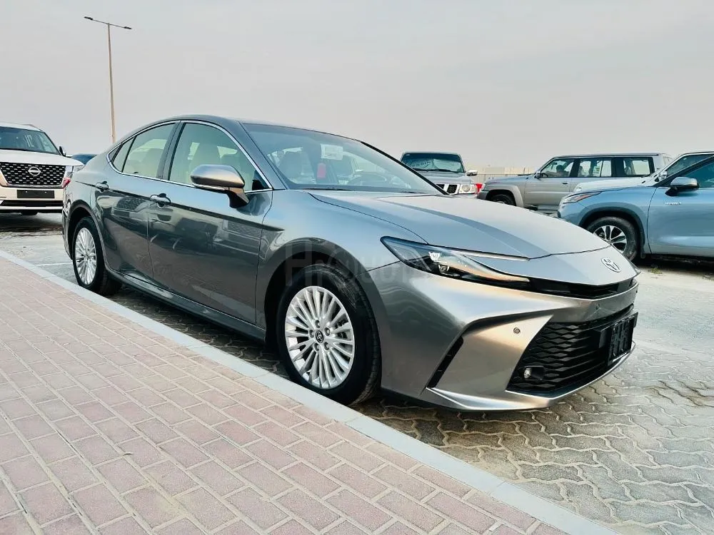 Toyota Camry XLE  Model 2025  4 cylinder 2.5 L engine for sale on HiQuota