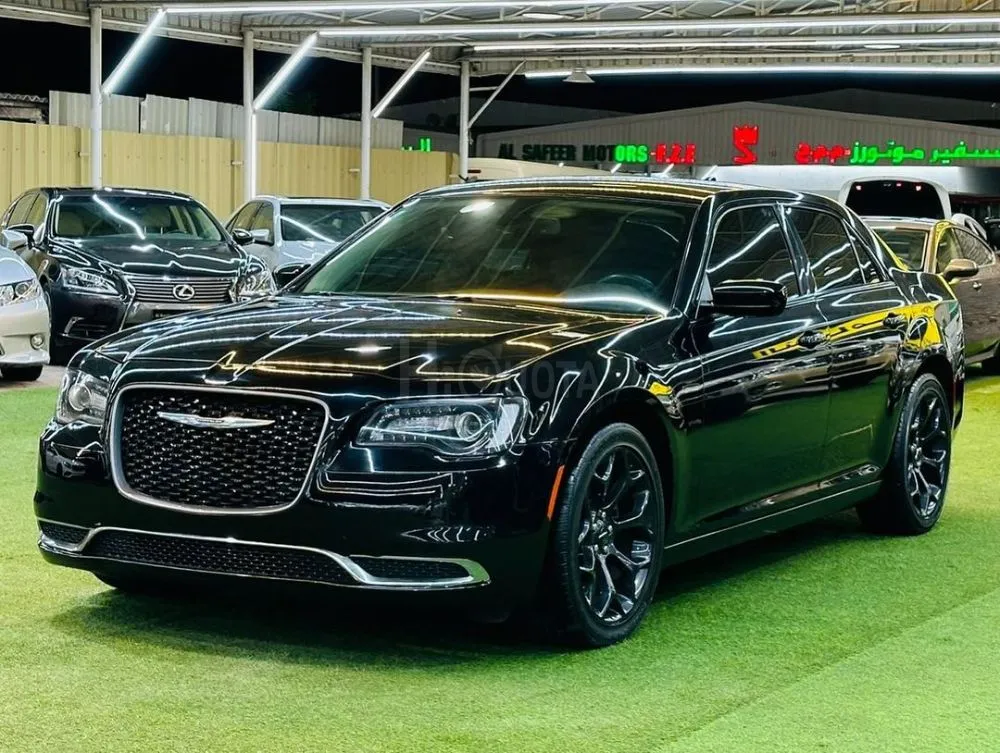 Chrysler C300, 2019 model, American specifications for sale on HiQuota