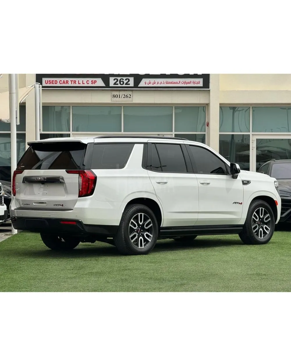 GMC YUKON AT4 GCC 2021 Service history (under warranty) Original paint No accidents Full option