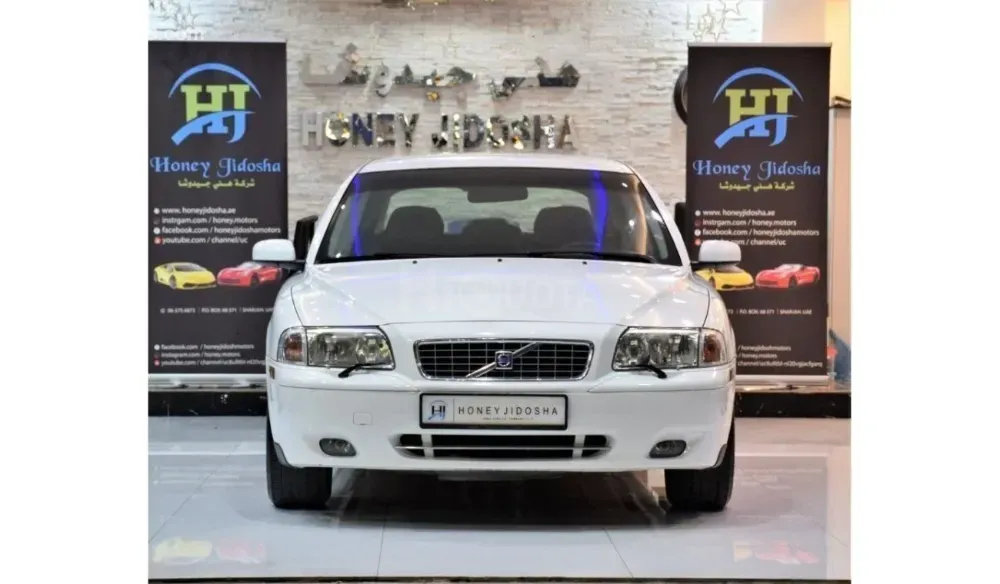 Volvo S80 EXCELLENT DEAL for our Volvo S80 2.9 LIMOUSINE! ( 2004 Model! ) in White Color! GCC Specs for sale on HiQuota