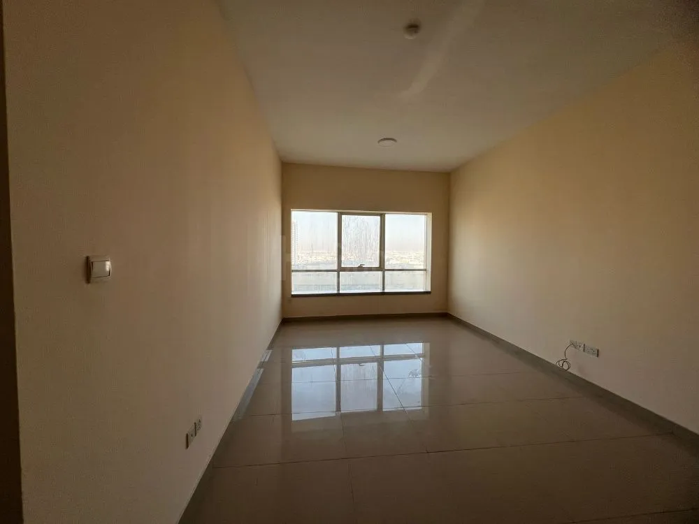 بركن - جيم -مسبح - خزائن بالحائط - على مخرج دبى - مساحة واسعة - تشطيب سوبر لوكس -غرفتين وصالة بالمجاز 2