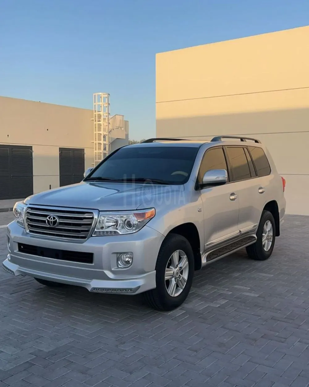 Land Cruiser Model 2010 Status Dye Agency The color is silver inside beige for sale on HiQuota