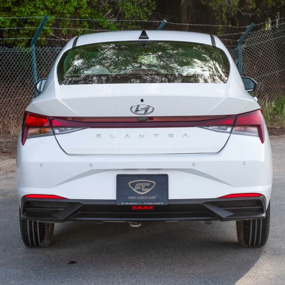 HYUNDAI – ELANTRA SMART - 2022