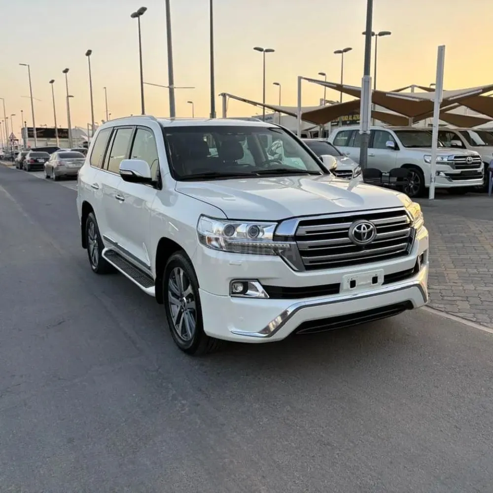 Land Cruiser VXR 5.7 V8 2017 لاند كروزر خليجي for sale on HiQuota