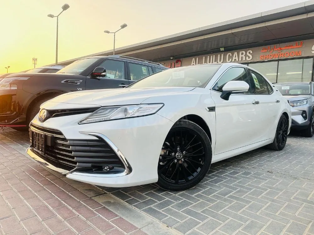 Toyota Camry Grand SE+  Model 2024  6 cylinder engine  3500 cc for sale on HiQuota