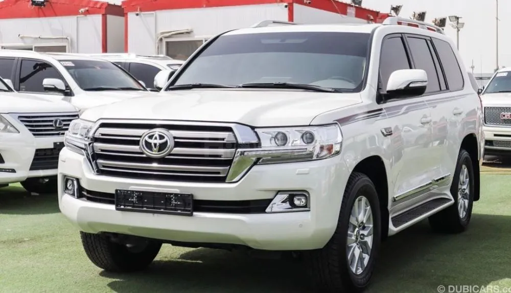 Toyota Land Cruiser Model: 2020 Colour: white inside beige Specifications: No. 2 (6 cylinder) Condition: (agency painting) for sale on HiQuota
