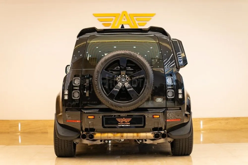 LAND ROVER DEFENDER 110 X P400 / 5 YEARS WARRANTY FROM AL TAYER / GCC SPECIFICATION for sale on HiQuota