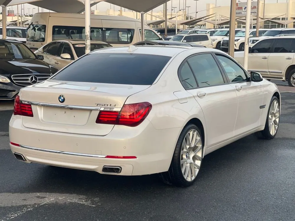 BMW 750 Li TWIN BOWER TURbo  Model: 2015  Specifications: Gulf for sale on HiQuota